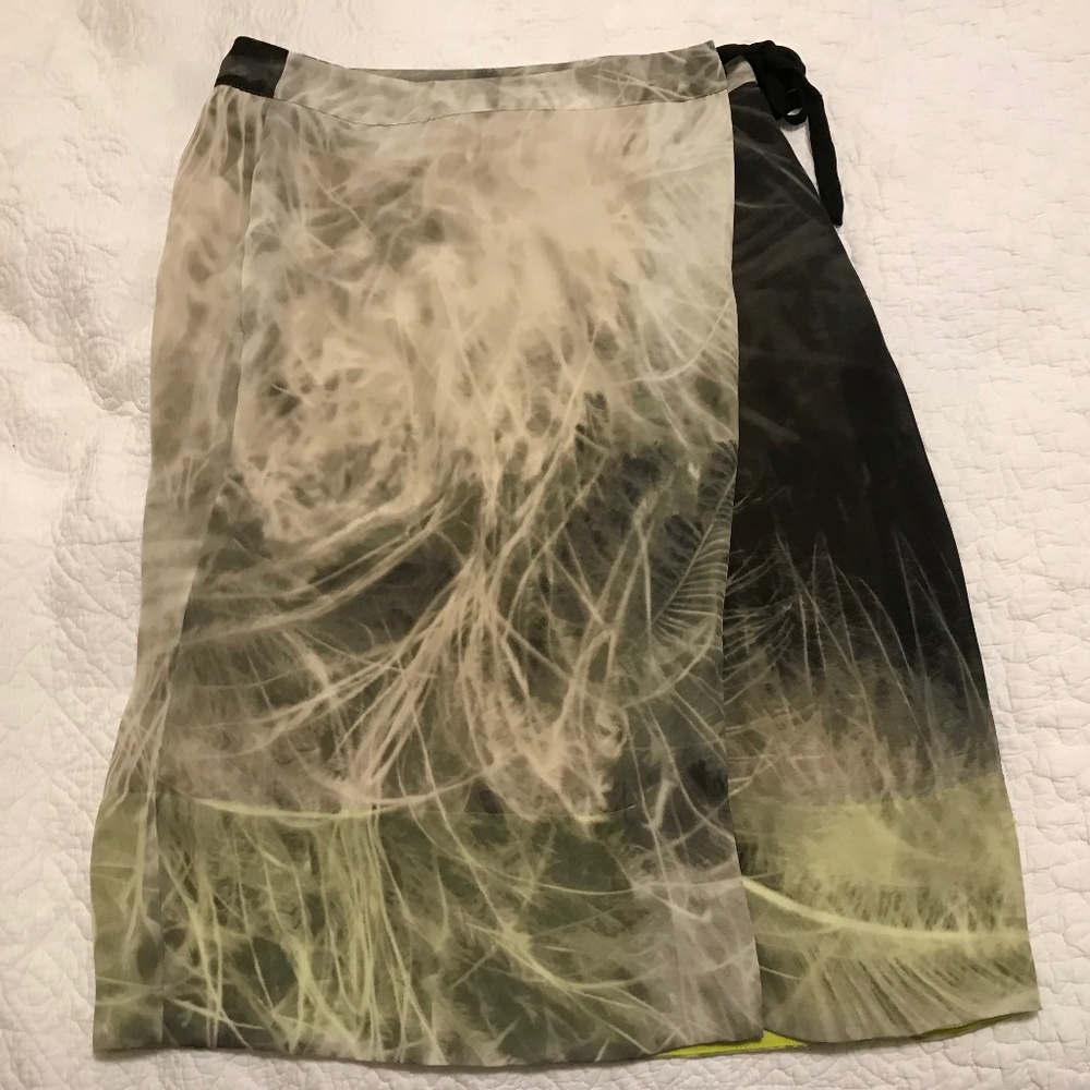 Stunning Simply Vera Vera Wang wrap skirt in black, gray & lime green (XS) - Picture 3 of 16